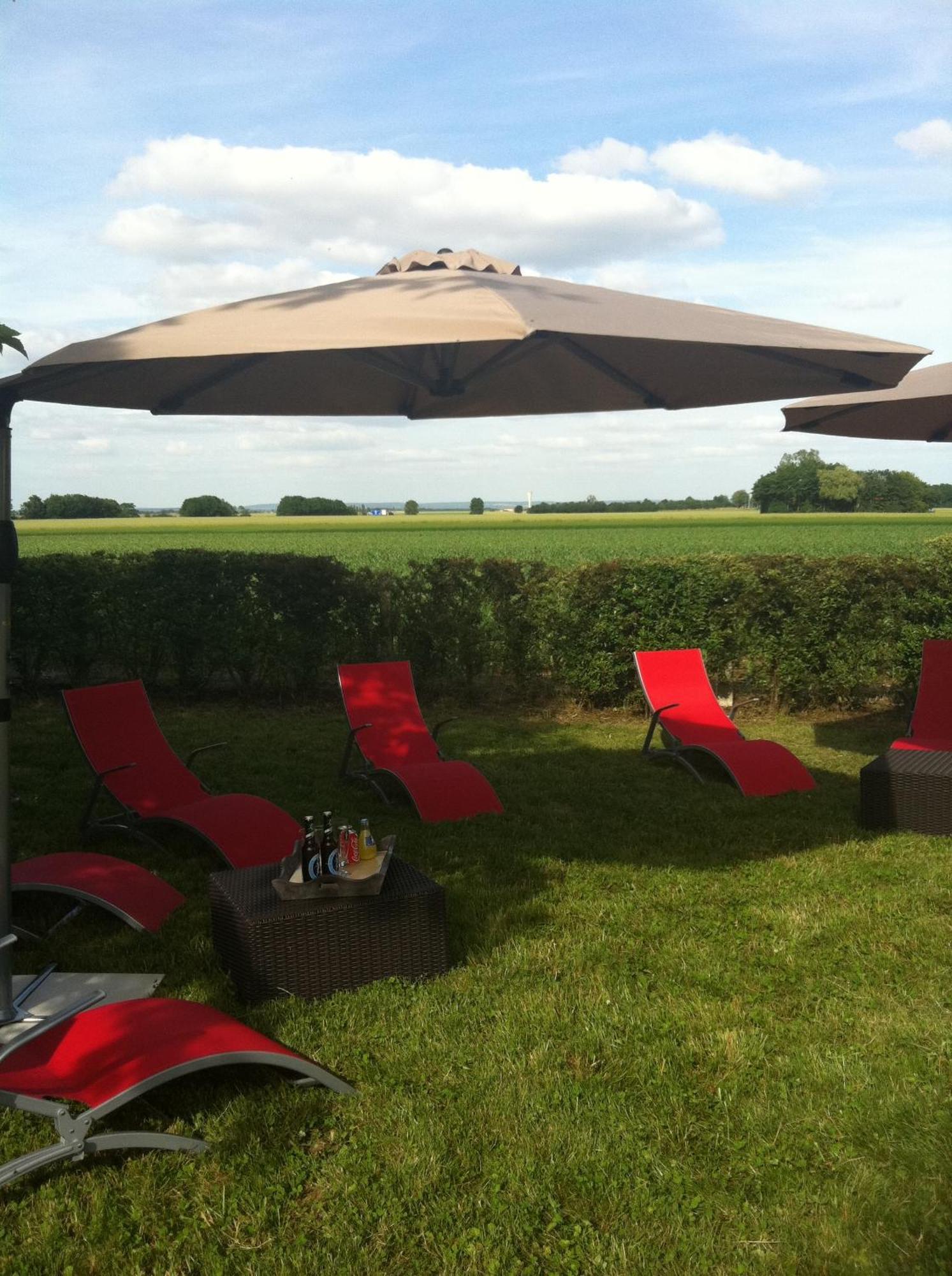 Logis Hotel Les Nympheas Chaufour-les-Bonnieres Exterior photo